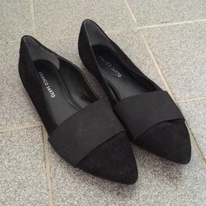 Black ballet flats